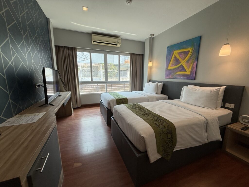 iCheck Inn Gems Center Silom
